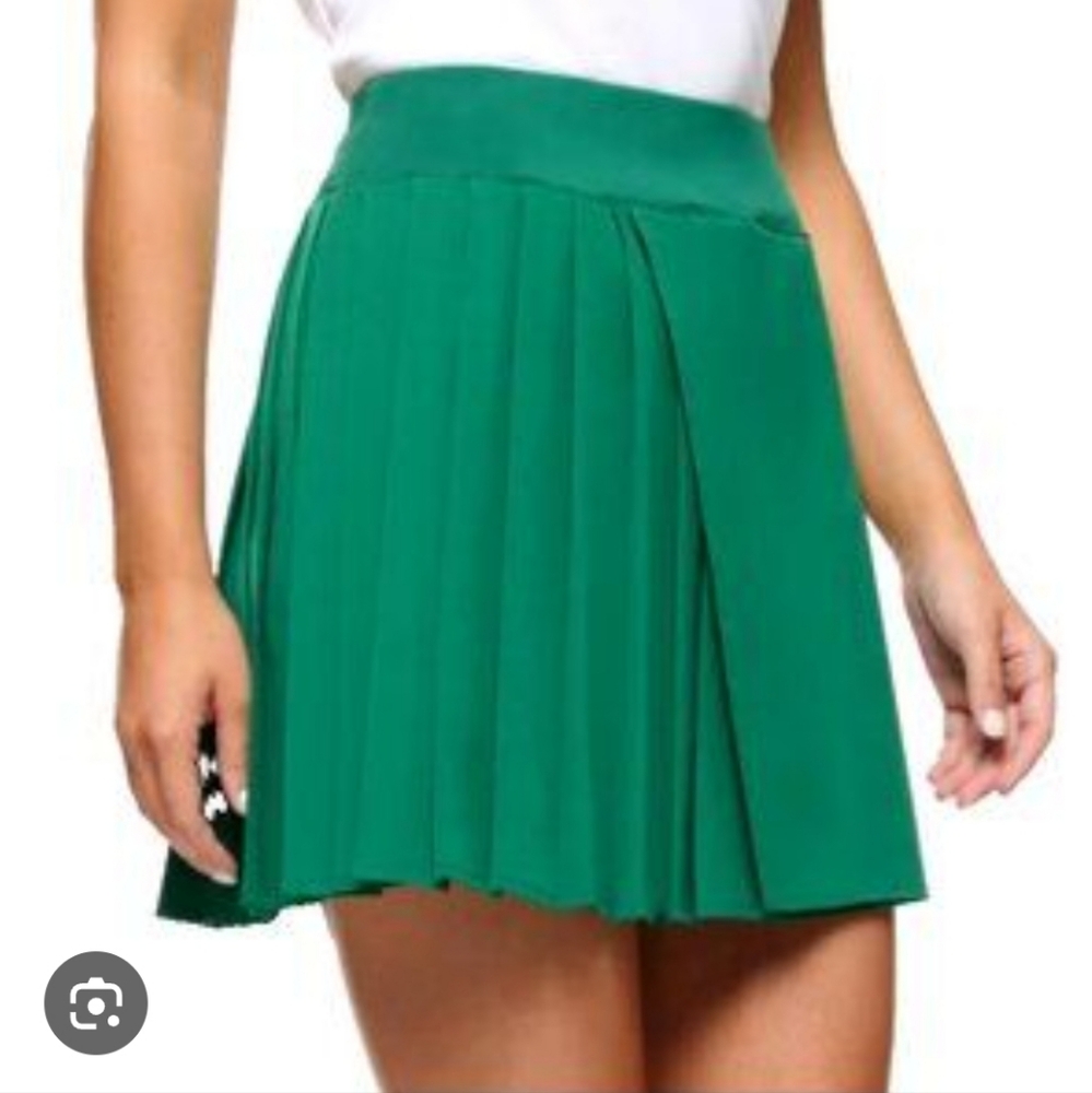 Lolë Women's Asymmetrical Emerald Green Pleated Skort, Large